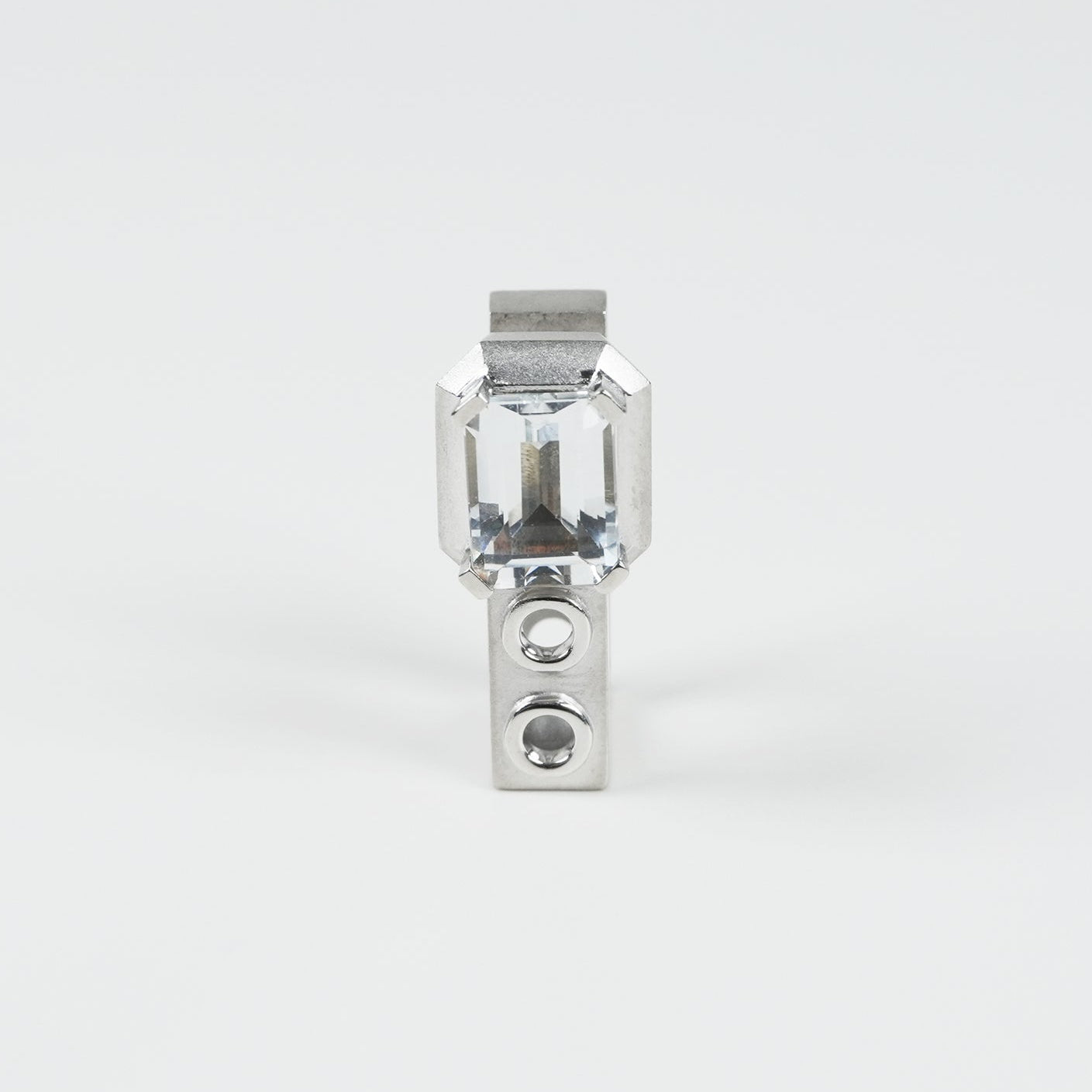 Eyelet Huggie Earring (Sliver)