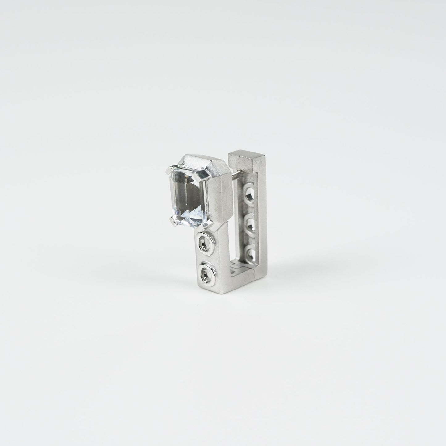 Eyelet Huggie Earring (Sliver)