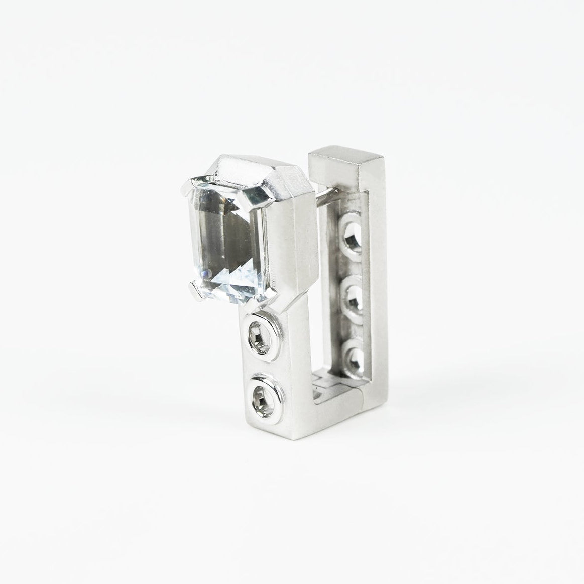 Eyelet Huggie Earring (Sliver)
