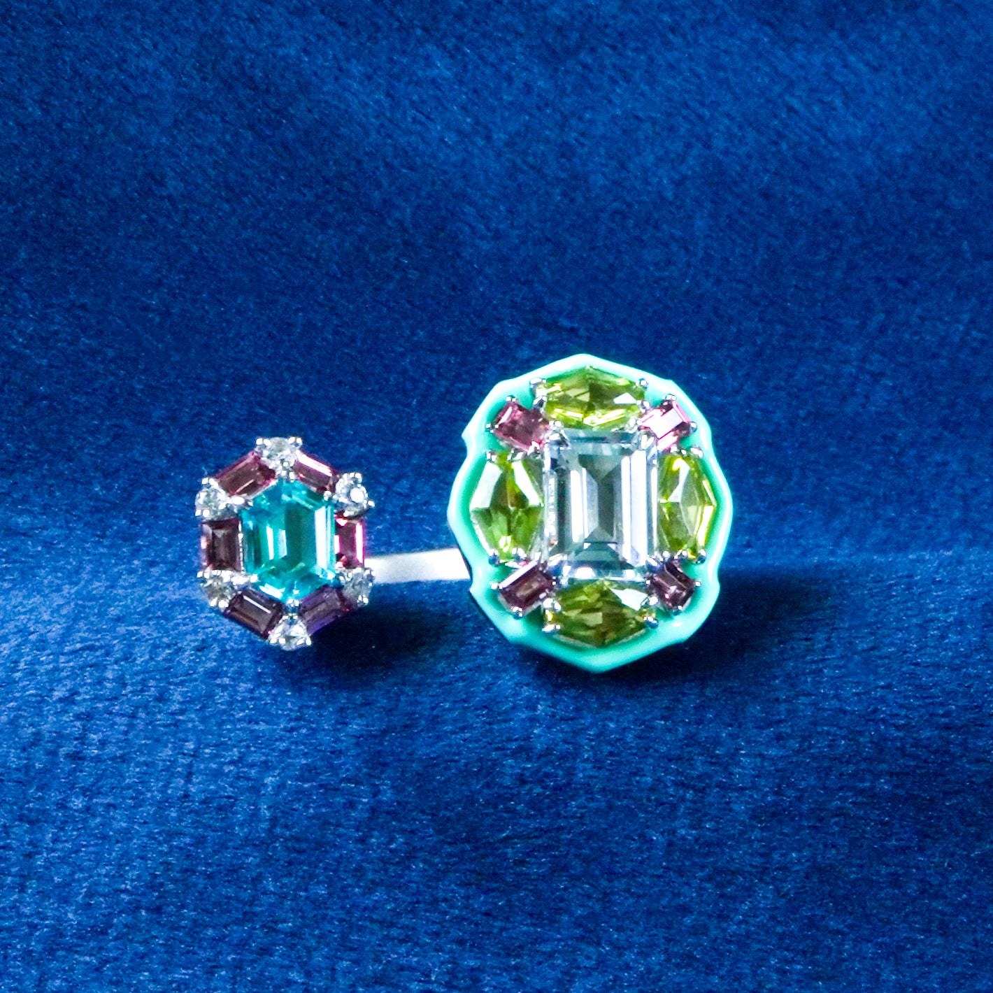 Kaleidoscope Unicorn Between Finger Ring (Pre-order, take 1.5 to 2 months)