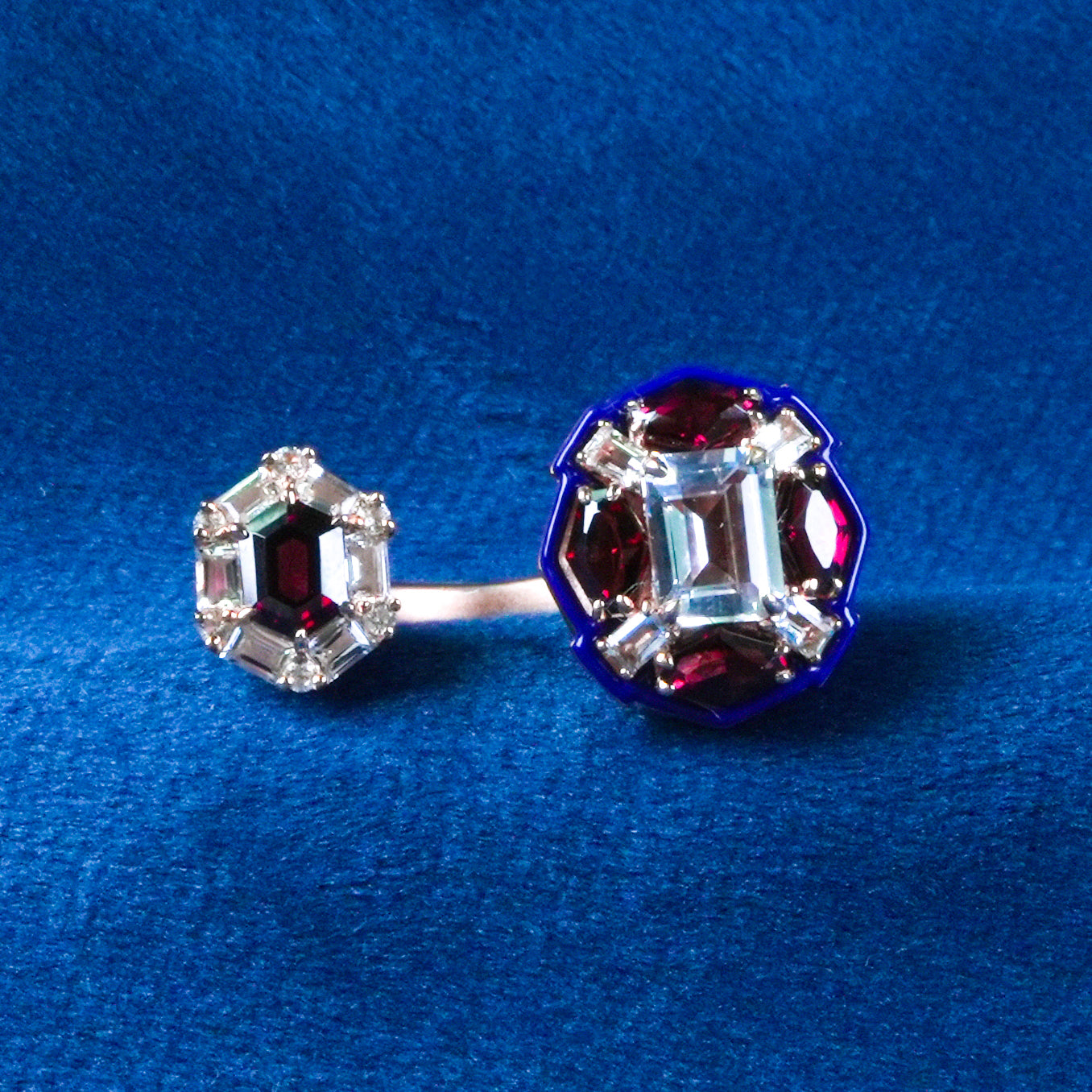 Kaleidoscope Red Between Finger Ring (Pre-order, take 1.5 to 2 months)