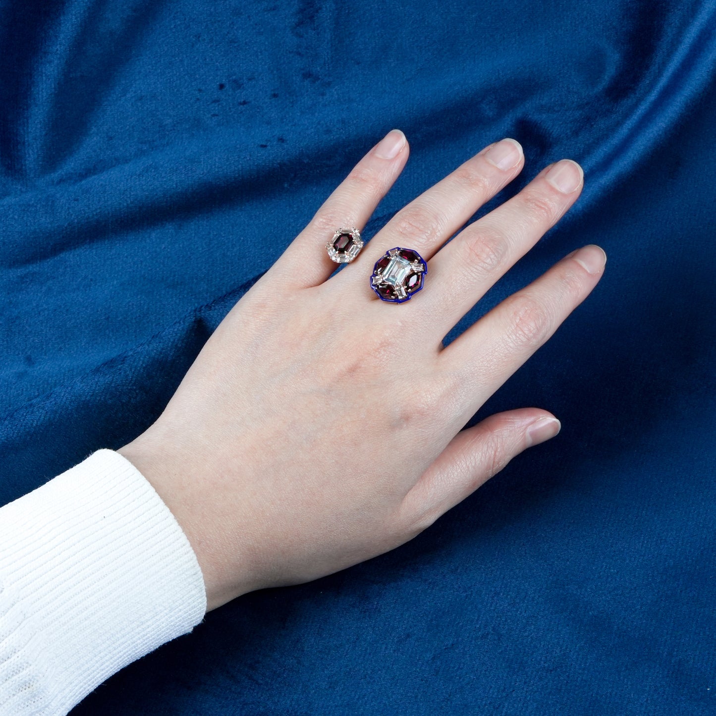 Kaleidoscope Red Between Finger Ring (Pre-order, take 1.5 to 2 months)