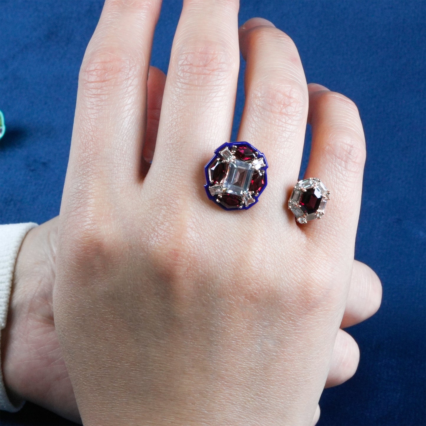 Kaleidoscope Red Between Finger Ring (Pre-order, take 1.5 to 2 months)