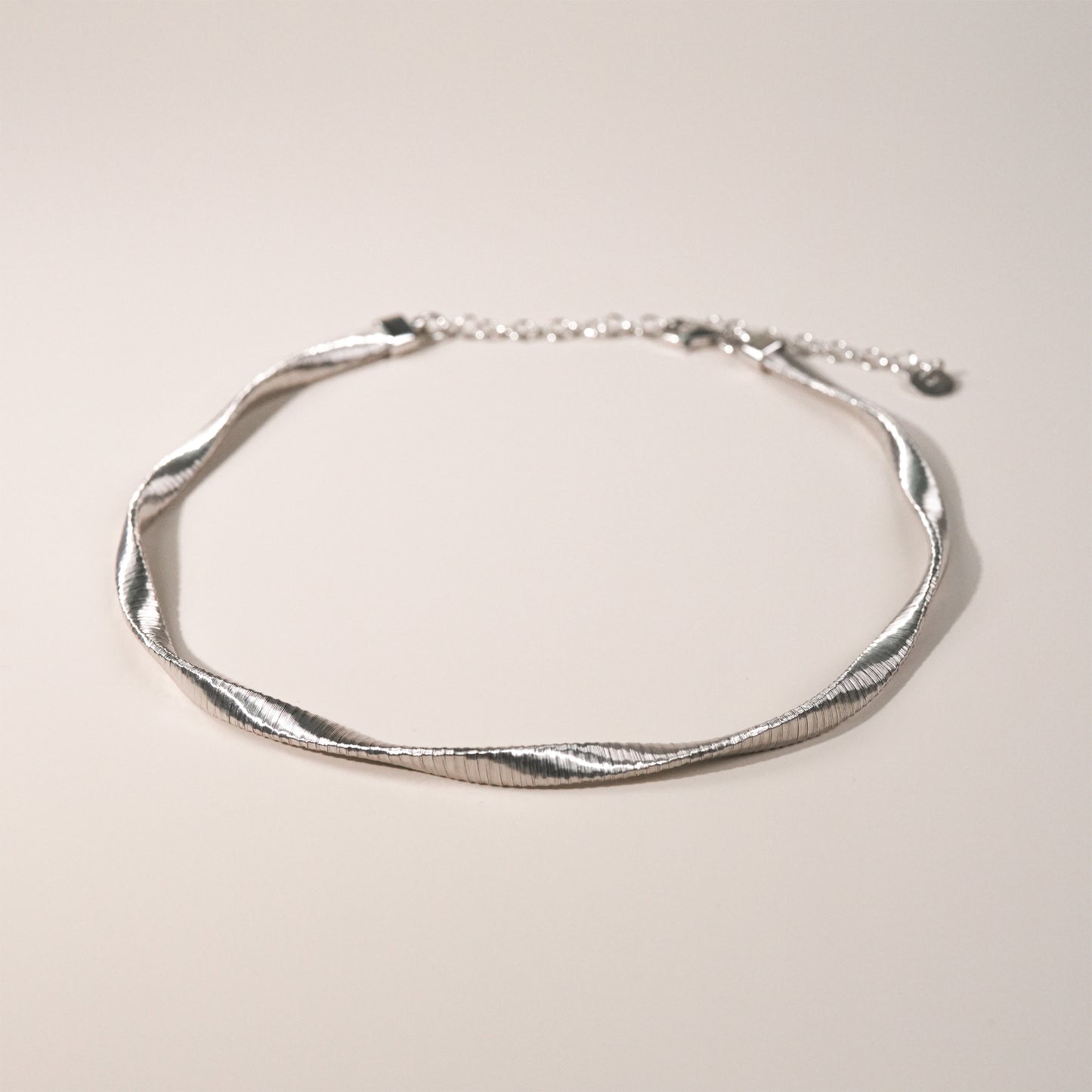 Twist Choker